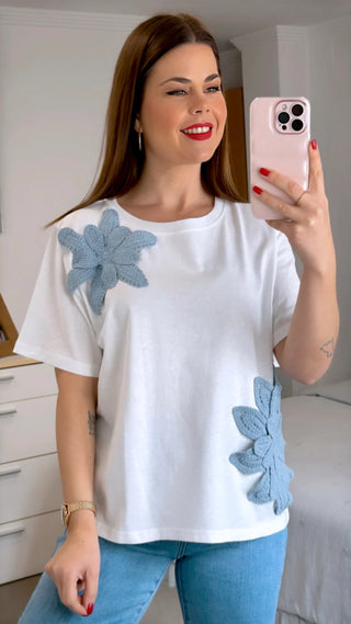 CAMISETA FLOR CROCHE