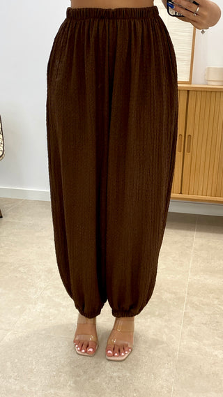 CONJUNTO CHALECO CRUZADO Y PANTALÓN BOMBACHO  CREPÉ