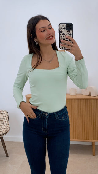 CAMISETA ESCOTE CUADRADO