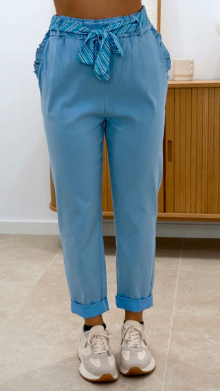 PANTALÓN ELÁSTICO CON CINTURÓN RAYAS