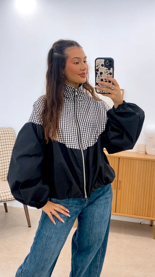 CHAQUETA LISA + CUADROS
