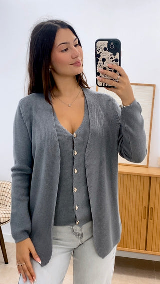 CONJUNTO CHALECO BOTONES CORAZÓN + REBECA PUNTO