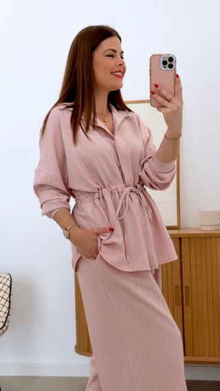 CONJUNTO RAYAS CAMISA CINTURA ENGOMADA Y PANTALÓN