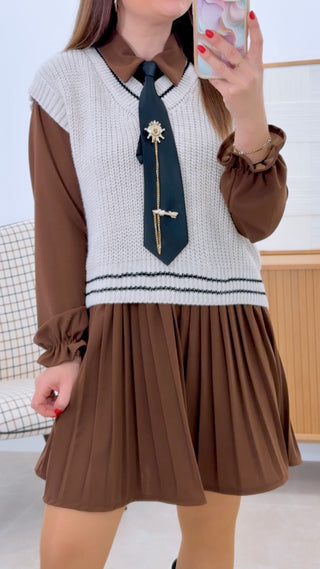 CONJUNTO VESTIDO, CHALECO Y CORBATA