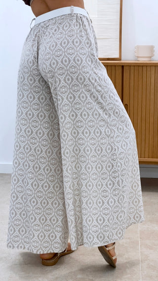 PANTALÓN PALAZZO ESTAMPADO + CINTURÓN