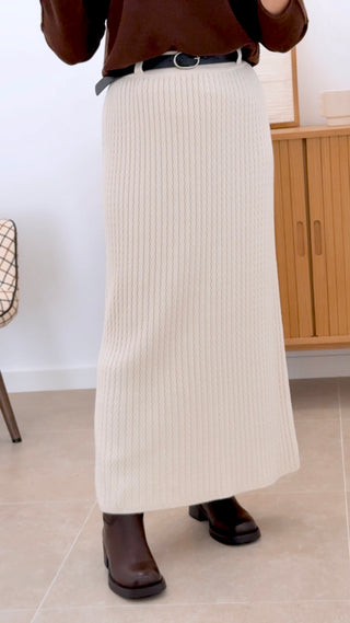 FALDA TRENDY + CINTURÓN