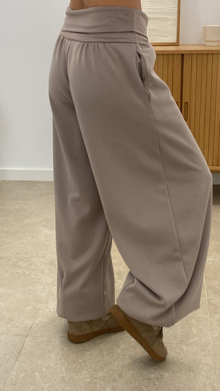 PANTALÓN BAJO AJUSTABLE