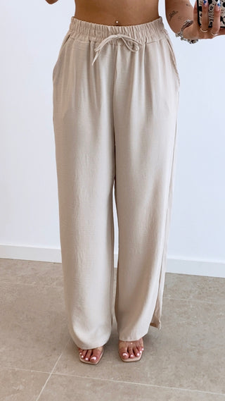 PANTALÓN LISO CINTURA ENGOMADA