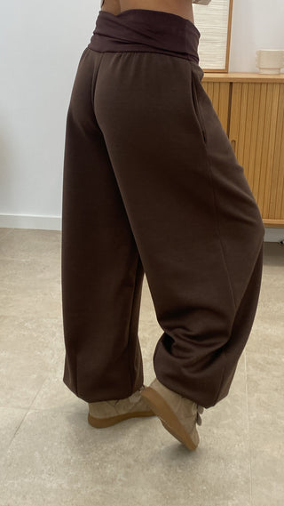 PANTALÓN BAJO AJUSTABLE