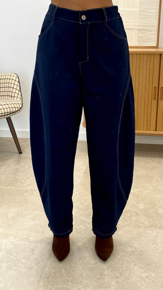 CONJUNTO CHALECO Y PANTALÓN COSTURAS BLANCAS