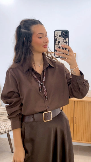 CAMISA CON PAÑUELO AL CUELLO