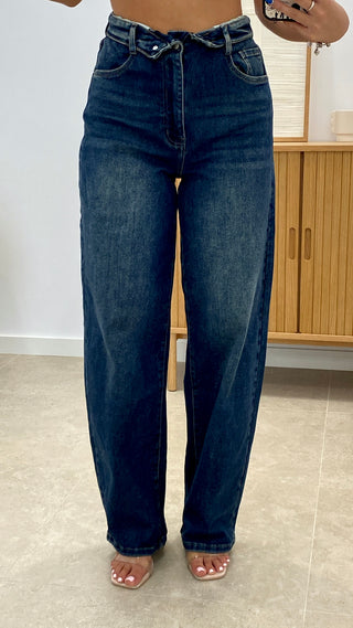 PANTALÓN VAQUERO ANCHO CON CINTURA PLEGADA