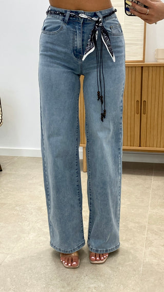 PANTALÓN DENIM + CINTURÓN BANDANA