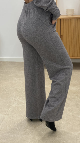 CONJUNTO CUELLO ALTO PUNTO LISO