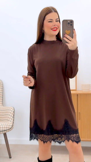 VESTIDO BAJO PUNTILLA