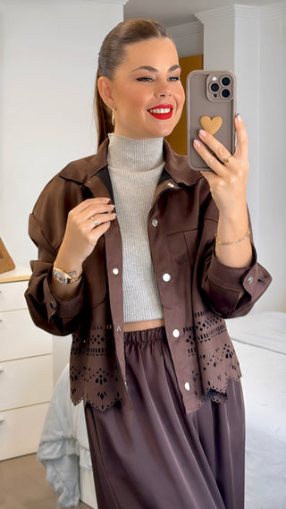 CHAQUETA TROQUELADA ANTE