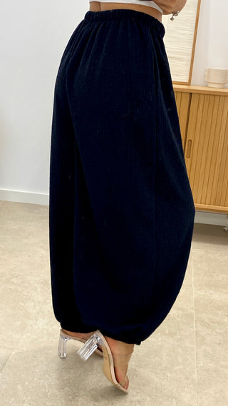 CONJUNTO CHALECO CRUZADO Y PANTALÓN BOMBACHO  CREPÉ