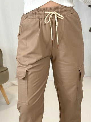 PANTALON BOLSILLOS POLIPIEL