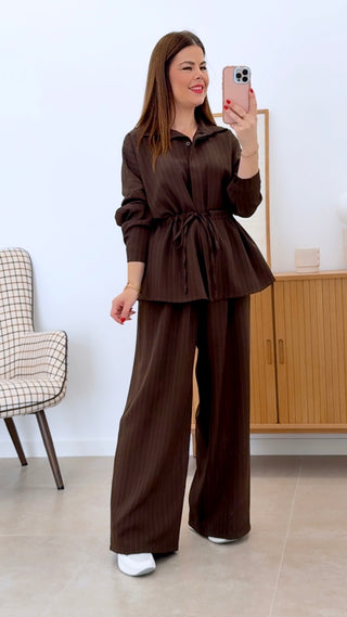 CONJUNTO RAYAS CAMISA CINTURA ENGOMADA Y PANTALÓN