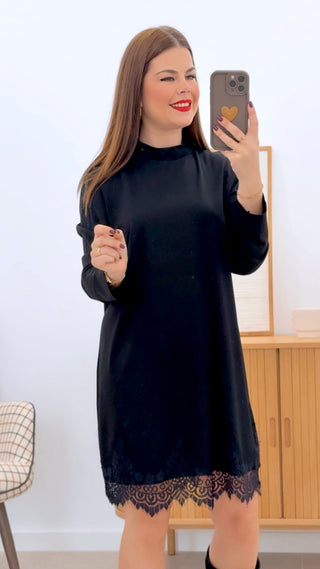 VESTIDO BAJO PUNTILLA