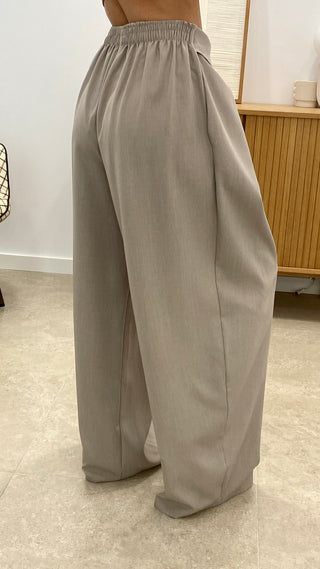 PANTALÓN ANCHO PLEGADO CAPAS