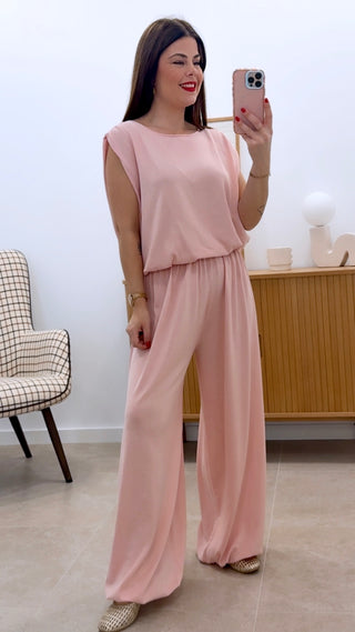 CONJUNTO DE CAMISETA Y PANTALÓN ENGOMADOS