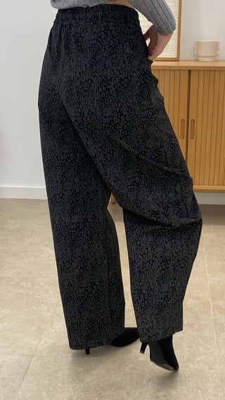 PANTALÓN BARREL PRINT