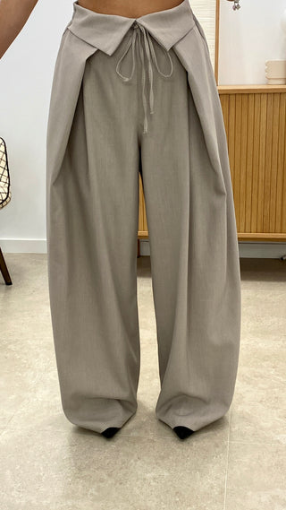 PANTALÓN ANCHO PLEGADO CAPAS