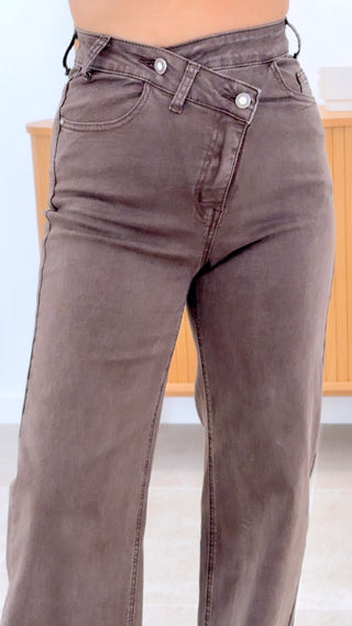 PANTALÓN CRUZADO MARRÓN
