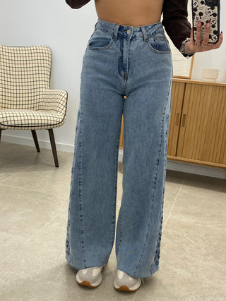 PANTALÓN WIDE LEG TROQUELADO