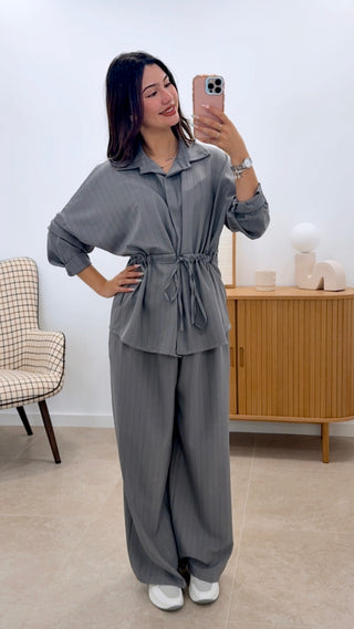 CONJUNTO RAYAS CAMISA CINTURA ENGOMADA Y PANTALÓN