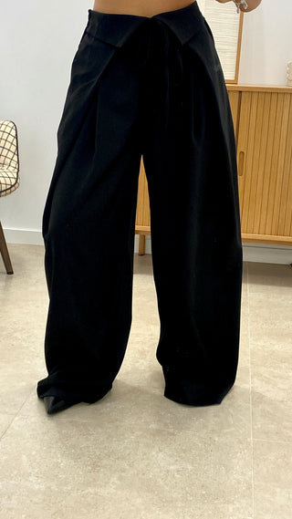 PANTALÓN ANCHO PLEGADO CAPAS