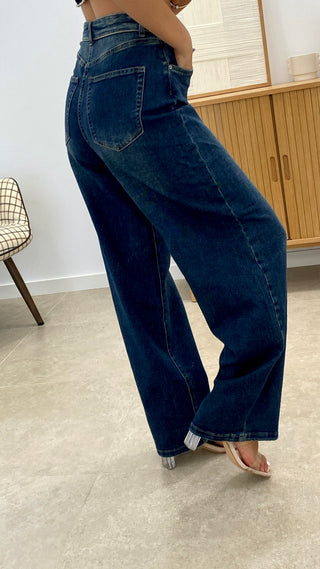 PANTALÓN VAQUERO ANCHO CON CINTURA PLEGADA