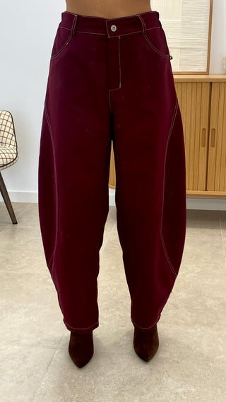 CONJUNTO CHALECO Y PANTALÓN COSTURAS BLANCAS