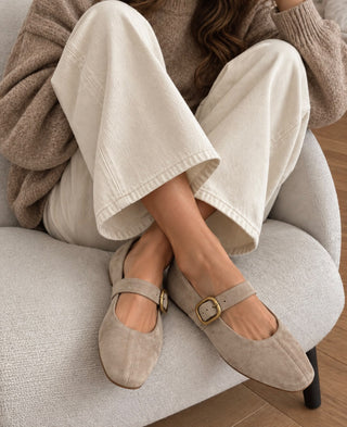 MANOLETINA LISA CON HEBILLA TAUPE