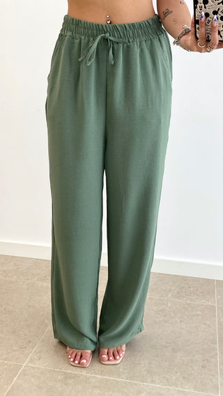 PANTALÓN LISO CINTURA ENGOMADA