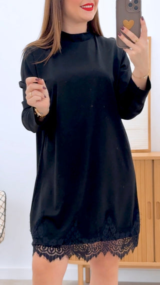 VESTIDO BAJO PUNTILLA