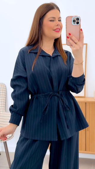 CONJUNTO RAYAS CAMISA CINTURA ENGOMADA Y PANTALÓN