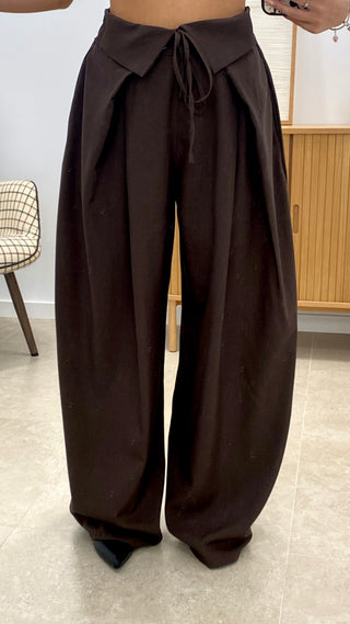 PANTALÓN ANCHO PLEGADO CAPAS