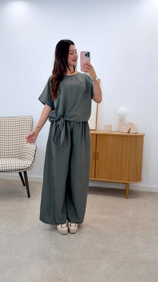 CONJUNTO LISO ANUDADO