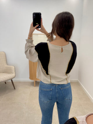 BLUSA VOLANTE BEIGE Y NEGRO