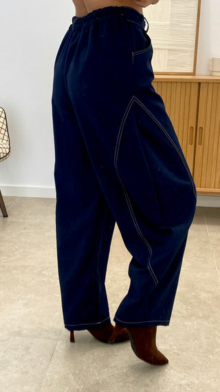 CONJUNTO CHALECO Y PANTALÓN COSTURAS BLANCAS