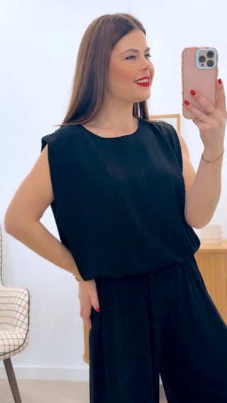 CONJUNTO DE CAMISETA Y PANTALÓN ENGOMADOS