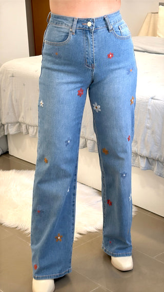 PANTALÓN DENIM FLORES