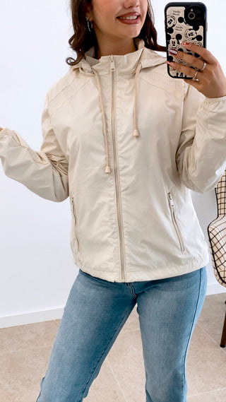 CHAQUETA CORTAVIENTOS