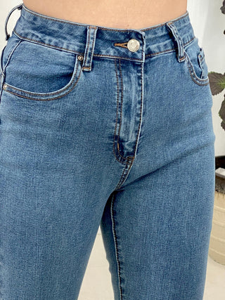 Compra online PANTALÓN DENIM FLOR DIBUJO - Totamona